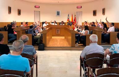 El pleno de Paterna aprueba por unanimidad que los partidos no reciban asignación económica 