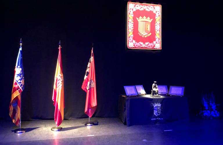 Paterna distingue con la Insignia de Oro de la Villa Ignacio Bayarri, la empresa “Andreu Barberá” y al Valencia C.F
