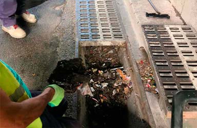 Paterna refuerza la limpieza de pluviales ante el riesgo de tormentas por la gota fría 