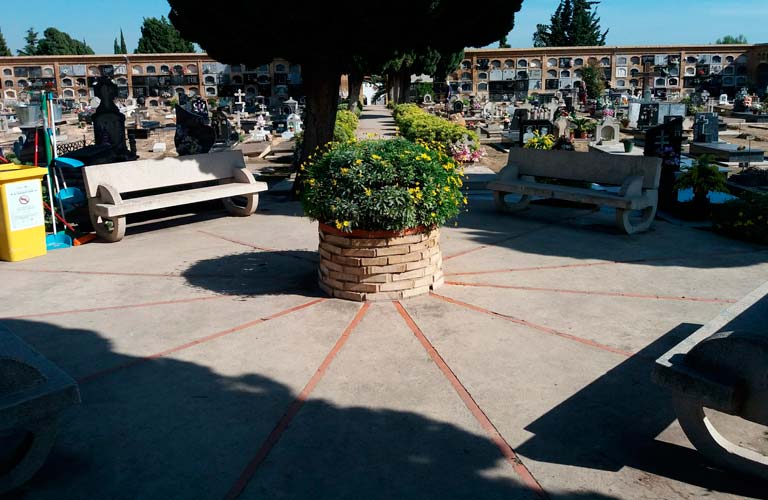Paterna se prepara para el Día de Todos los Santos con un operativo especial para facilitar las visitas al cementerio