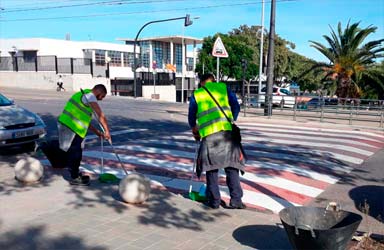 Paterna refuerza el servicio de limpieza  en La Coma y Santa Rita