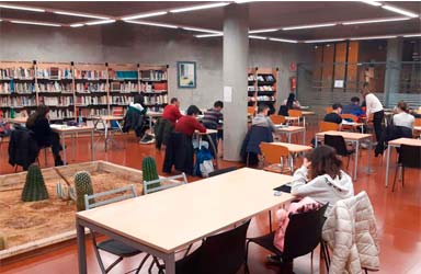 Paterna entrega tapones para los oídos en todas las salas de estudio para favorecer la concentración de los estudiantes