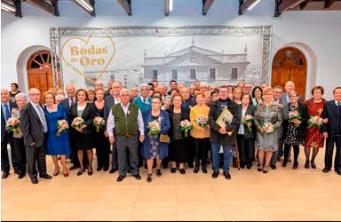 32 matrimonios de Paterna celebran sus Bodas de Oro en el Casino de la Plaza del Pueblo 