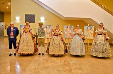 Paterna exalta a Yaiza Villalón y María Gimeno como sus Falleras Mayores de 2020
