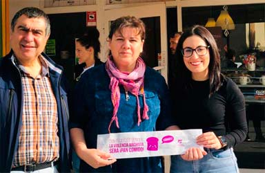 Paterna reparte 50.000 bolsas de pan contra la violencia de género