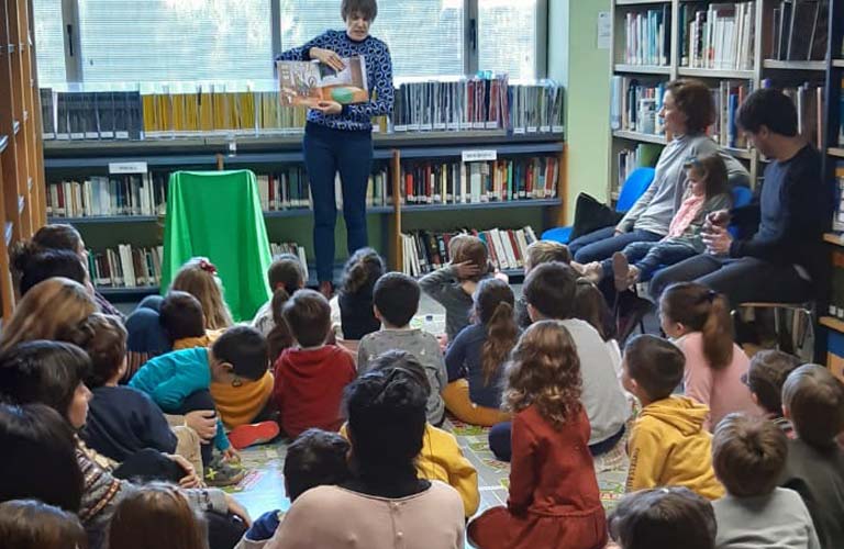 Paterna fomenta la lectura infantil con Cuentacuentos en todas las bibliotecas municipales 