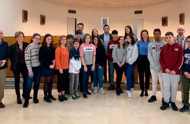 Alumnos del IES La Canyada presentan sus propuestas en el Ayuntamiento para mejorar la sostenibilidad de Paterna