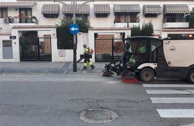 Paterna reorganiza la limpieza y desinfección de calles y zonas sensibles ante la salida de menores y la futura desescalada