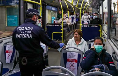 Paterna s'uneix al repartiment de màscares en els mitjans de transport públics