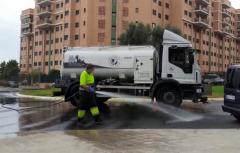 Paterna intensifica los baldeos priorizando los barrios con mayor presencia de COVID-19 en aguas residuales