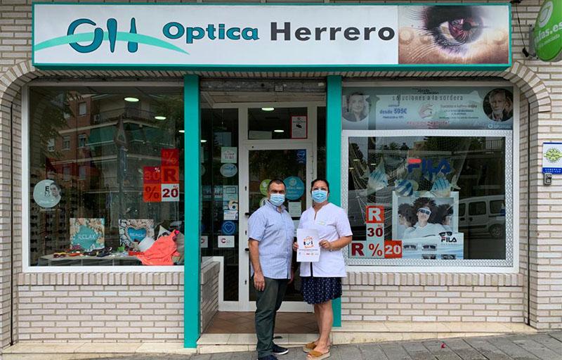 El Ayuntamiento comienza la entrega del Sello Establecimiento Seguro Paterna a los locales protegidos frente a la COVID-19 