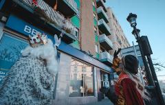 Los Reyes Magos visitan en Paterna a los niños y niñas confinados en sus casas por la Covid-19