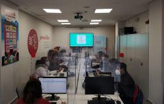 Paterna renueva el convenio con Jovesólides para combatir la brecha digital en La Coma 
