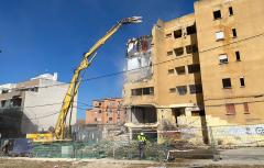 El Ayuntamiento ejecuta la demolición de la Finca Amarilla de Paterna  