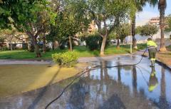 Paterna refuerza desde mañana la limpieza de parques y jardines ante la mayor afluencia vecinal en los meses de verano