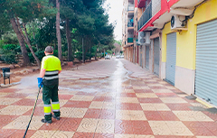 Paterna refuerza la limpieza de calles y zonas peatonales de cara a la celebración de la programación cultural segura