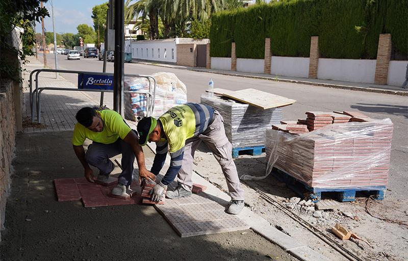 El Ayuntamiento invierte otros 3,9 millones de euros en la mejora del asfaltado y aceras de más de 100 calles en La Canyada