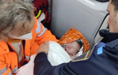 La Policia Local de Paterna socorre a una dona que acabava de donar a llum en el seu cotxe en la N-220