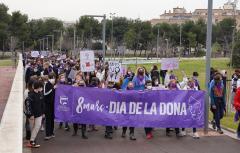 En el Dia de la Dona, Paterna tenyeix de morat el Parc Central amb una Marxa Cívica