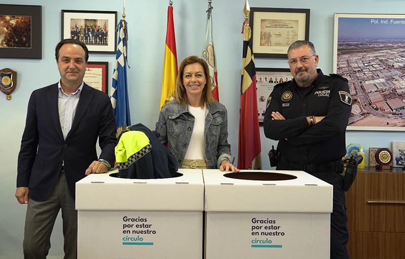 Los uniformes reciclables de la Policía Local, la nueva apuesta de Paterna por el medioambiente