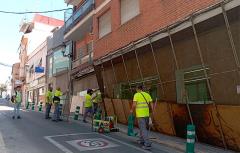 L'Ajuntament de Paterna comença a muntar les proteccions per a la Cordà al carrer Major