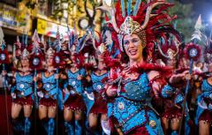 La Gran Nit Mora y Cristiana conquistan las calles de Paterna con color y ritmo