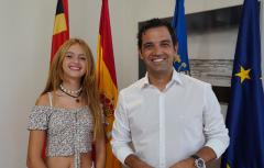 La paternera Lucía Casani, telonera en el concierto de Ana Mena en las Fiestas Mayores de la ciudad