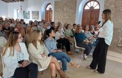 Èxit de convocatòria en la primera jornada d'actes de la Casa de la Dona de Paterna amb el documental sobre el tràfic de dones de la directora Mabel Lozano