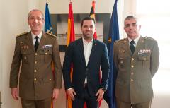 Sagredo rep al nou Coronel de l'Aquarterament Daoiz i Velarde de Paterna