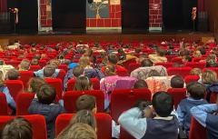 Más de 2.000 estudiantes disfrutan del Teatro en Inglés en el Gran Teatre Antonio Ferrandis de Paterna