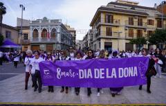 Una Marcha Cívica a ritmo de batucada llena las calles de Paterna por el 8M