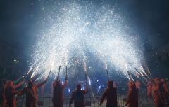 Paterna celebra Sant Antoni con la tradicional Hoguera y un Correfoc a cargo de Interpenyes