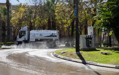 Arranca en Paterna la 6ª campaña de limpieza intensiva para baldear y desinfectar calles, contenedores y mobiliario urbano de todos los barrios