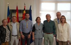 Sagredo recibe la Medalla de la Cofradía de Minerva de Paterna, una de las más antiguas de la ciudad