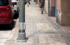 Paterna pone a prueba de “pipi” las farolas con la instalación de 20 protectores de orines en luminarias de la calle Santísimo Cristo de la Fe