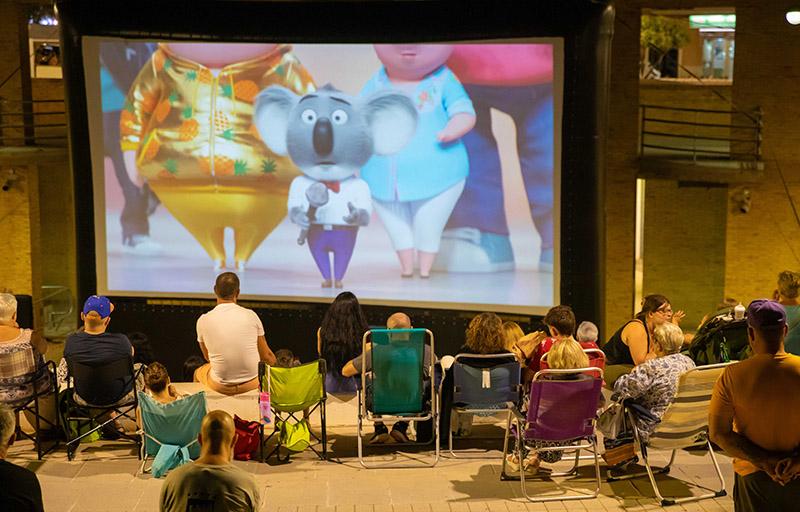 Vuelve el cine de verano de Paterna en la Cova Gran durante el mes de julio