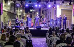 La Plaza del Pueblo de Paterna se llena de música las noches de los viernes del mes de julio