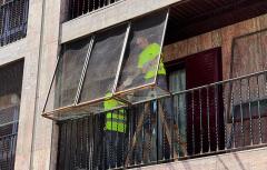 Arrancan los preparativos para la Millor Cordà del Món con la colocación de las protecciones en la calle Mayor de Paterna