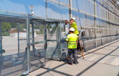 Paterna blinda el cohetódromo con el montaje de las nuevas puertas de acceso y los dos nuevos portones para garantizar la seguridad de los actos de fuego