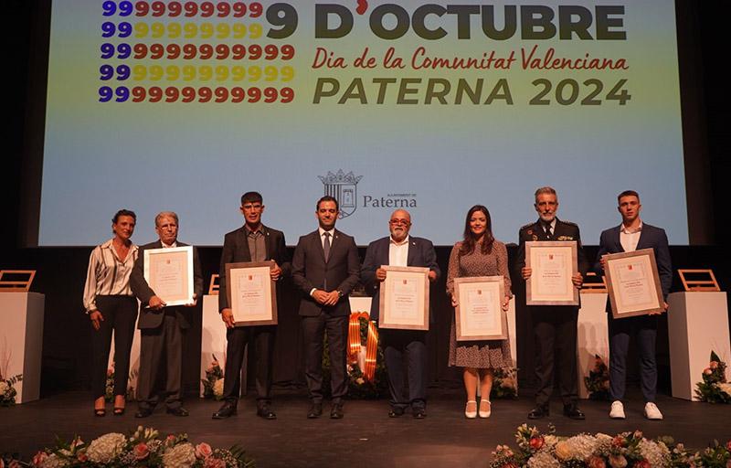 Paterna entrega las Insignias de Oro de la Villa en un emotivo y solemne acto para conmemorar el 9 d’Octubre