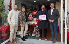 Paterna premia a los tres escaparates navideños “más guapos” del comercio local