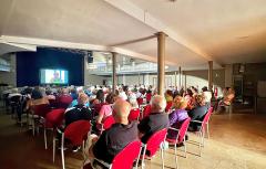 Paterna celebra el Día de las Personas Mayores poniendo en valor su legado a través de una proyección que reconoce sus historias y vivencias en la ciudad