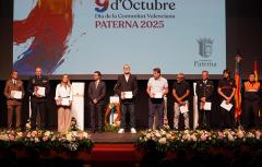El Ayuntamiento de Paterna entrega Diplomas personalizados de Reconocimiento a la Solidaridad de los vecinos que se volcaron con los municipios y afectados por la DANA