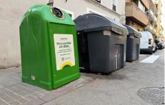 Paterna avanza en la implantación de contenedores de vidrio pequeños para mejorar el reciclaje en el casco urbano y refuerza la red municipal hasta los 245 puntos de recogida