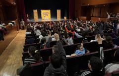El Gran Teatro Antonio Ferrandis de Paterna acoge a 3.100 alumnos en una semana dedicada al Teatro en inglés